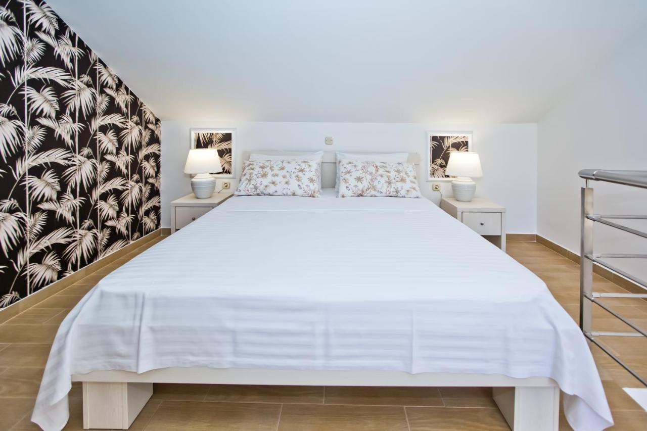 Luxurious Apartments Maslina With Beach Milna  Exterior photo