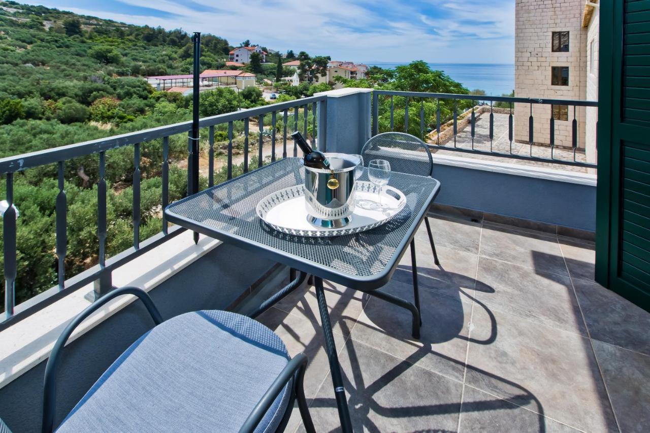 Luxurious Apartments Maslina With Beach Milna  Exterior photo