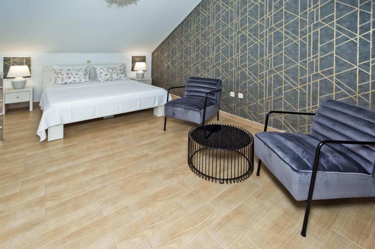 Luxurious Apartments Maslina With Beach Milna  Exterior photo