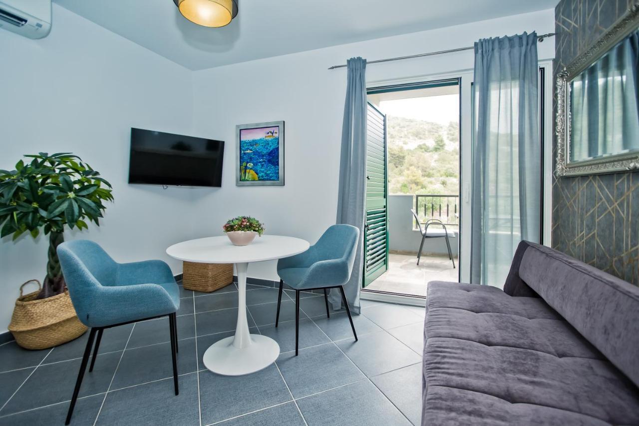 Luxurious Apartments Maslina With Beach Milna  Exterior photo