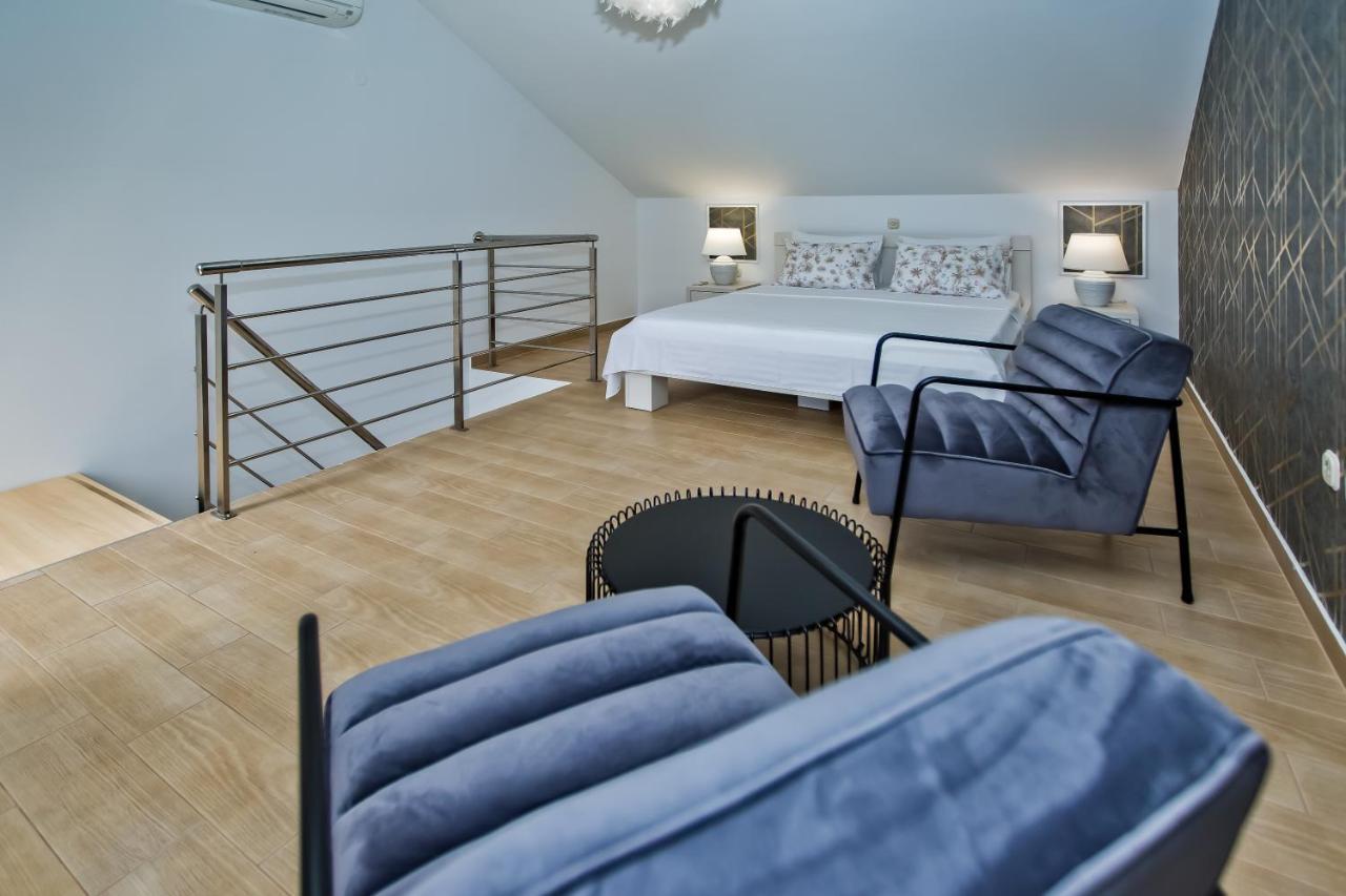 Luxurious Apartments Maslina With Beach Milna  Exterior photo