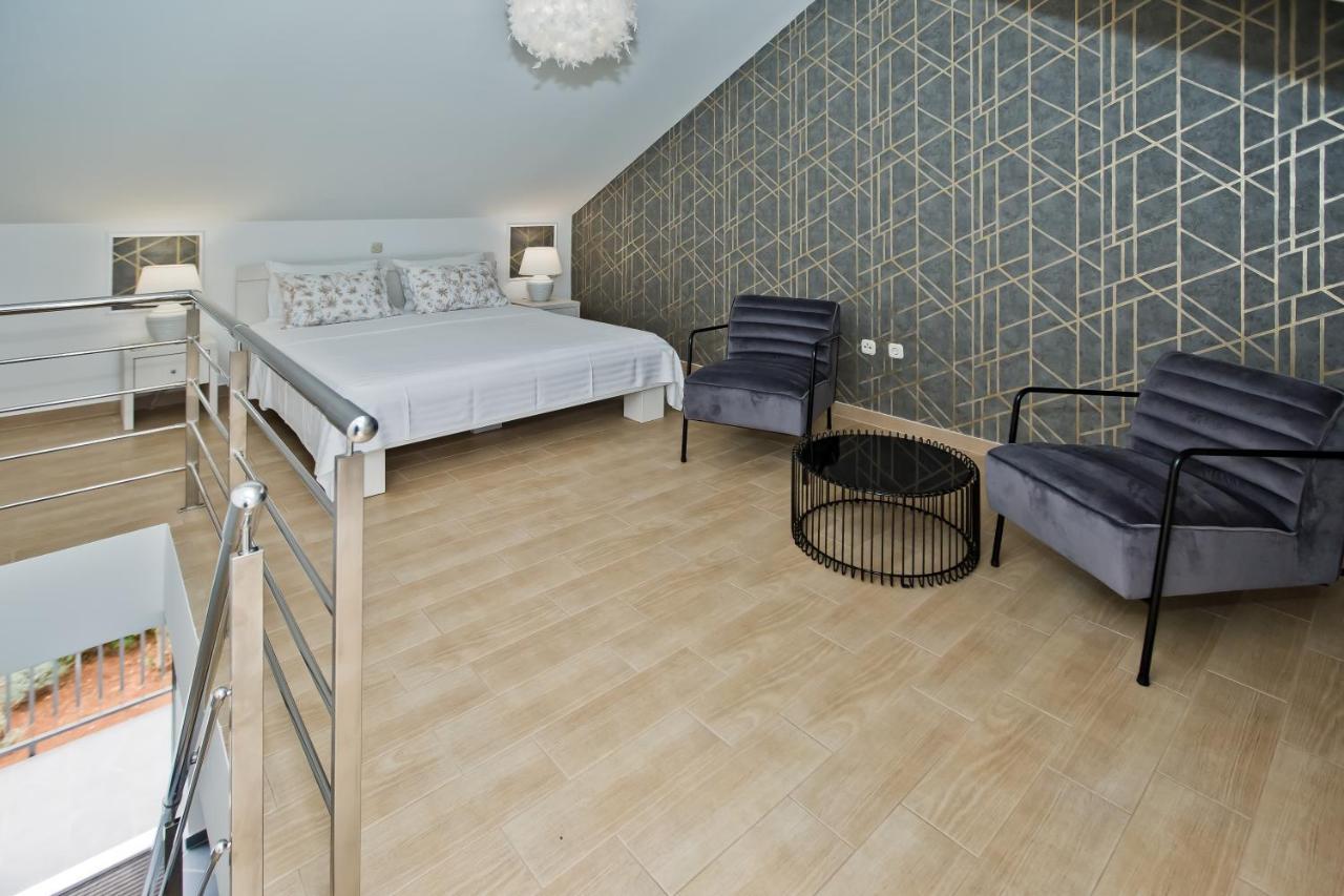Luxurious Apartments Maslina With Beach Milna  Exterior photo