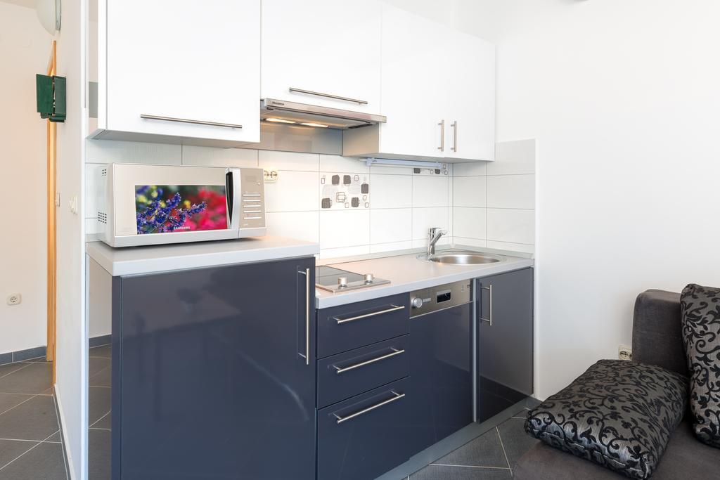 Luxurious Apartments Maslina With Beach Milna  Exterior photo