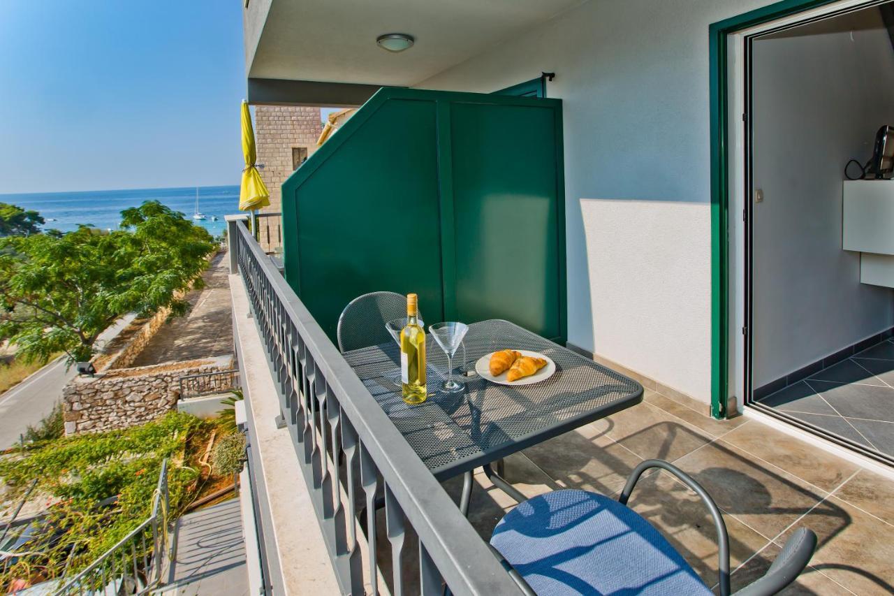 Luxurious Apartments Maslina With Beach Milna  Exterior photo
