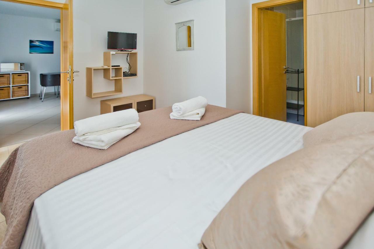 Luxurious Apartments Maslina With Beach Milna  Exterior photo